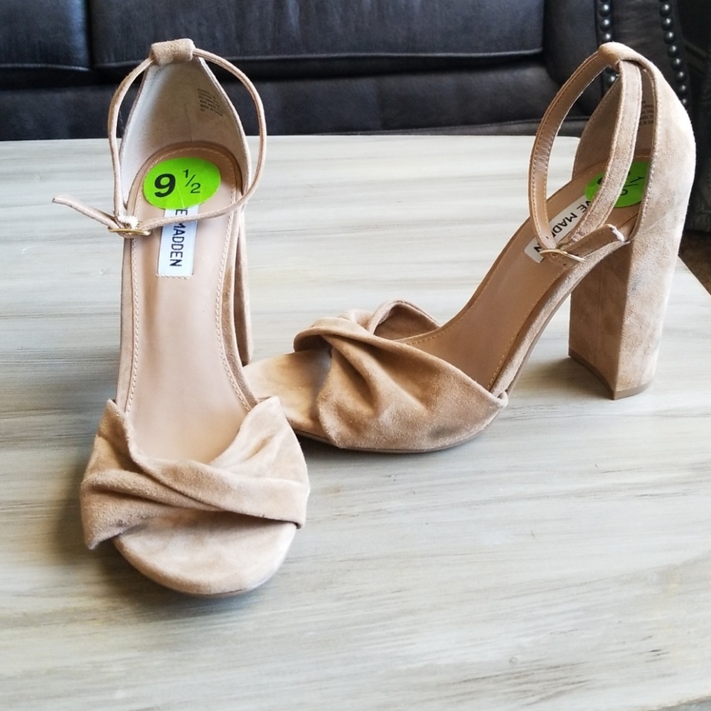 Steve Madden tan suede sandals